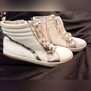 🐰🎉Justice ELLIE High Top Sneakers